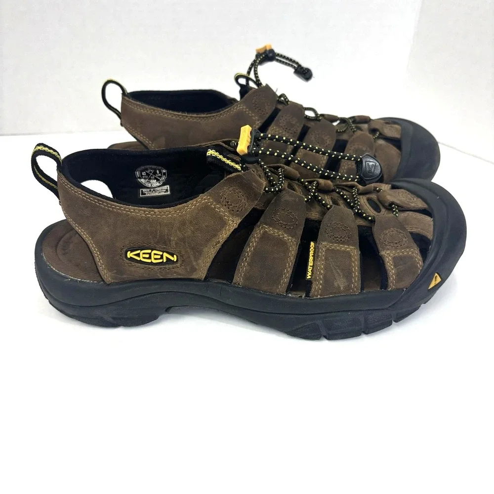 KEEN Newport Waterproof Leather Hiking Sandals Mens 9 Brown Closed Trail Shoes